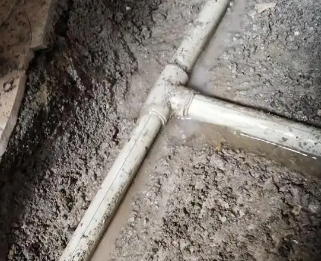 咸安漏水维修电话